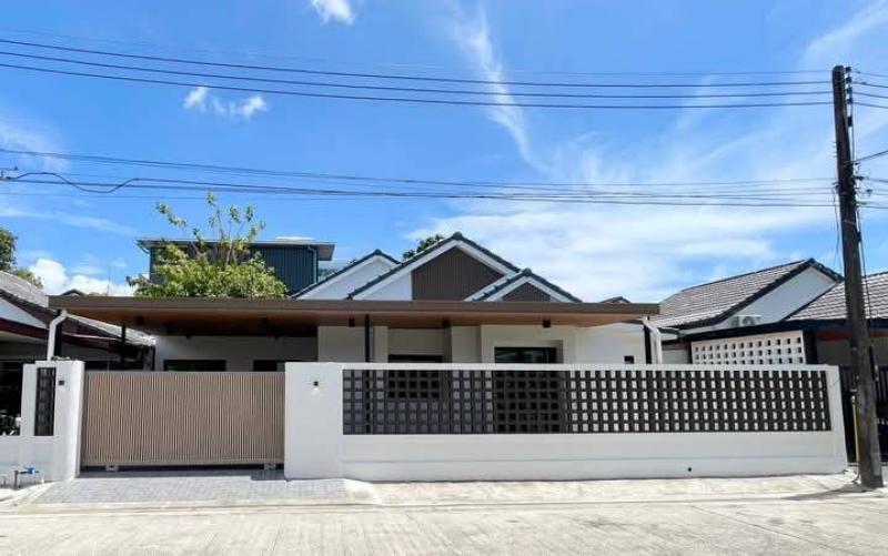 Baan Parichart, Chalong
